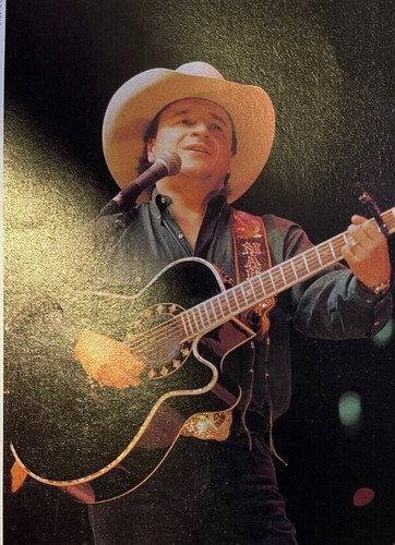 Castagno marca cantante